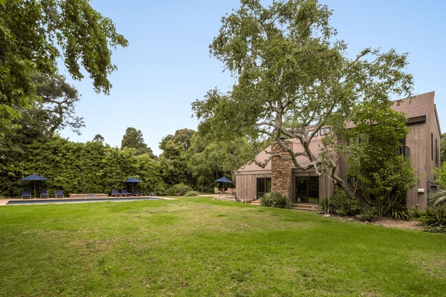 Building Photo - 1539 Miramar Ln