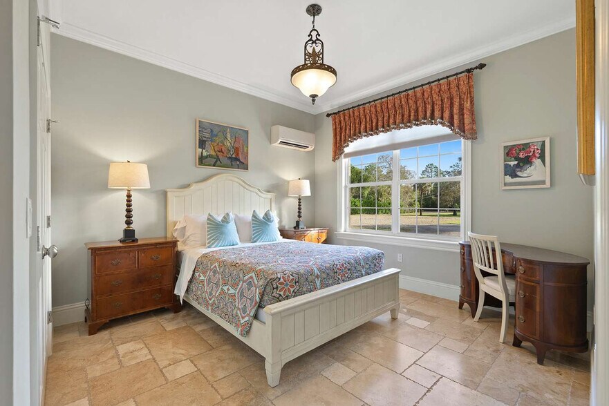 Building Photo - 2225 23rd St SW