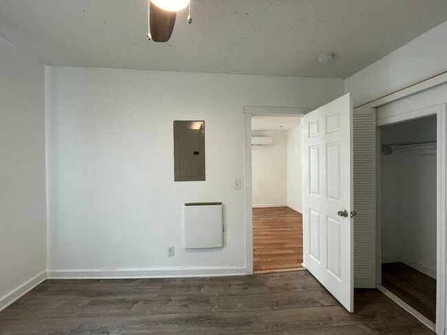 Building Photo - Charming 1-Bedroom Home in a Convenient Lo...