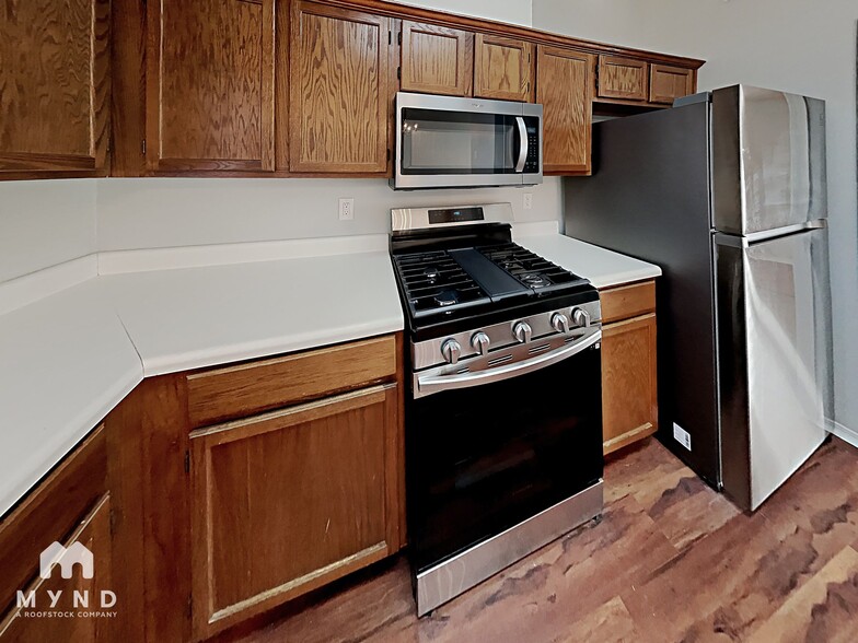 Building Photo - 6454 Eastbriar Dr