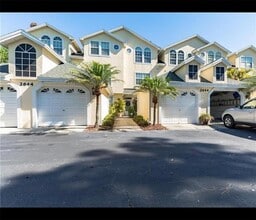 Building Photo - 2644 Sabal Springs Dr