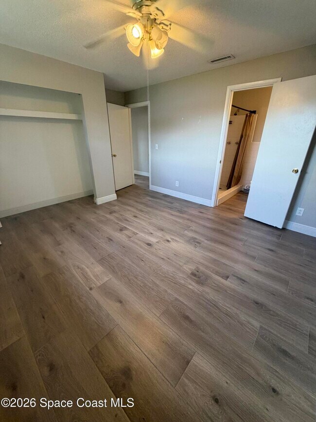 Building Photo - 2559 Locksley Rd