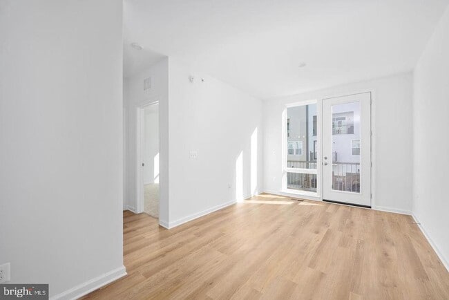 Building Photo - 2536 Neabsco Common Pl