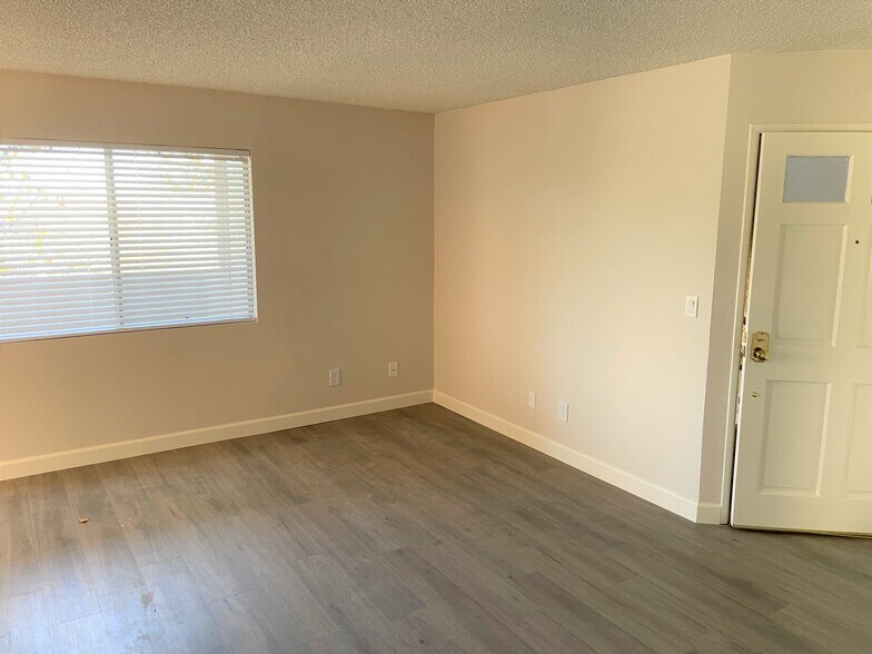 Building Photo - 19808 Sandpiper Plz