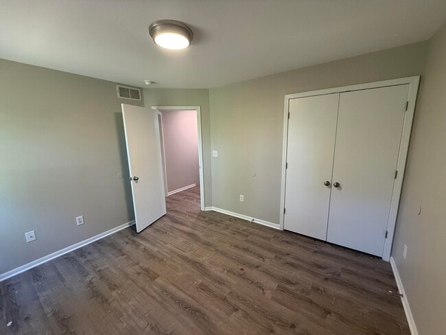 Building Photo - 1407 Greensboro Dr