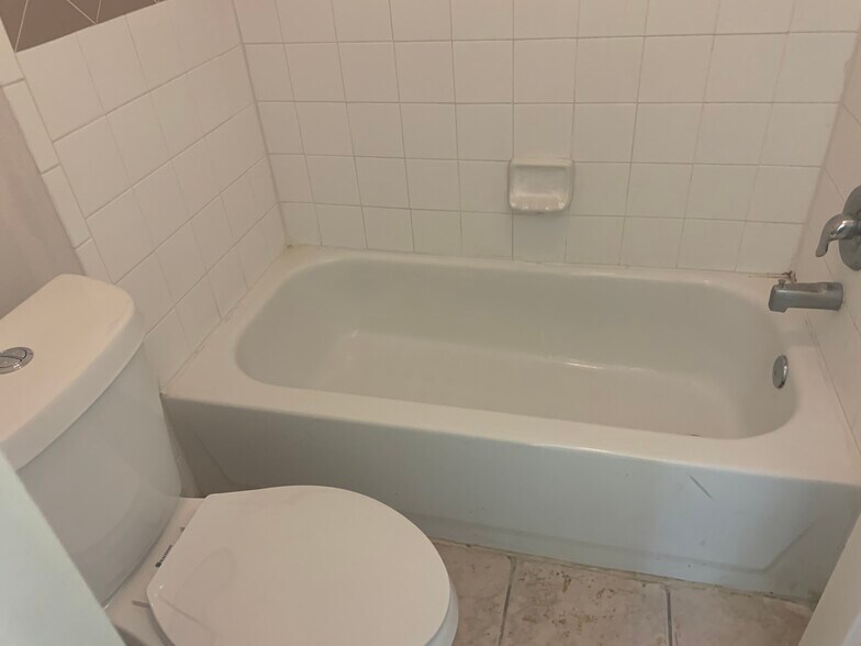 Building Photo - 10330 Panther Point Dr