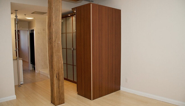 Building Photo - 56 W Gay St