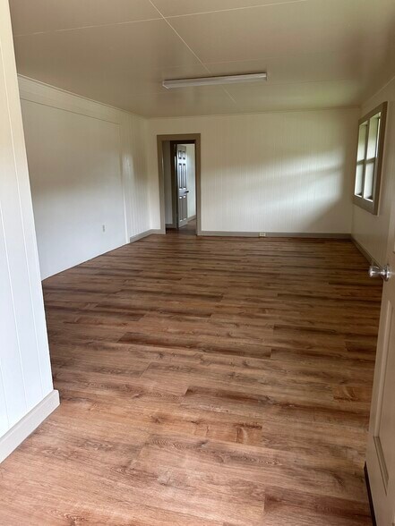Building Photo - 233 Kanoa St