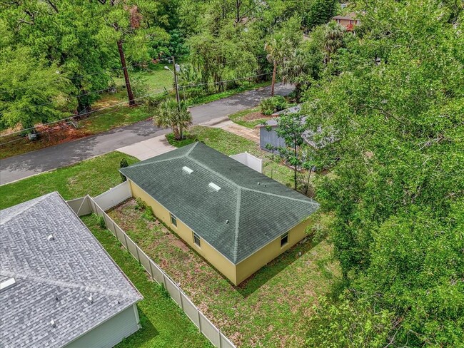 Building Photo - 339 Chinaberry Ave