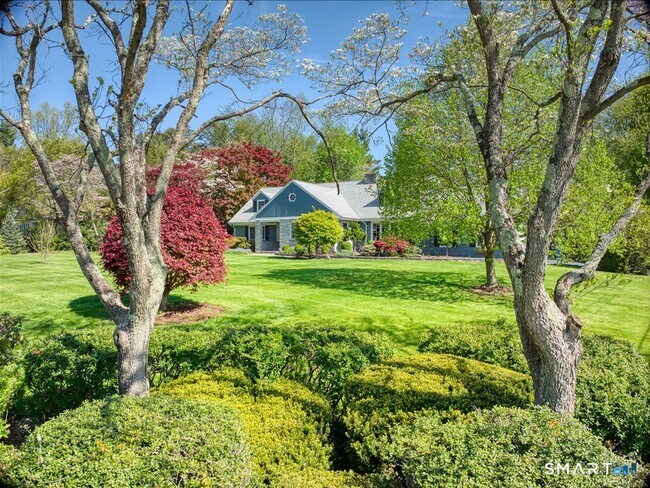 Building Photo - 94 Fennbrook Dr