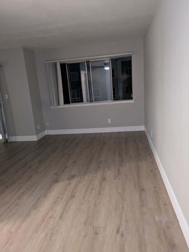 Interior Photo - The Plaza Royale