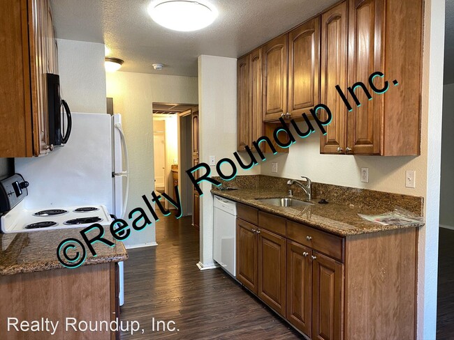 Building Photo - 2 br, 1 bath House - 504 Northbank Ct #88
