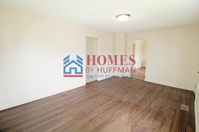Building Photo - Westside | Two Bedroom House | Updated