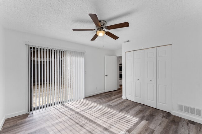 Building Photo - 886 Quail Run