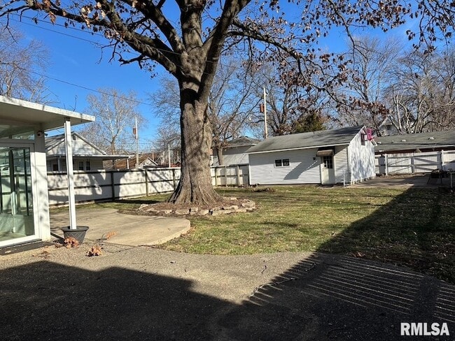 Building Photo - 146 N State St