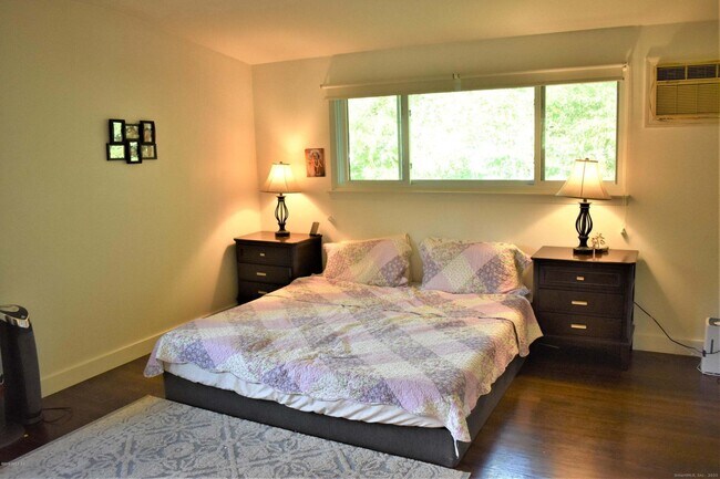 Building Photo - 4 Split Timber Pl