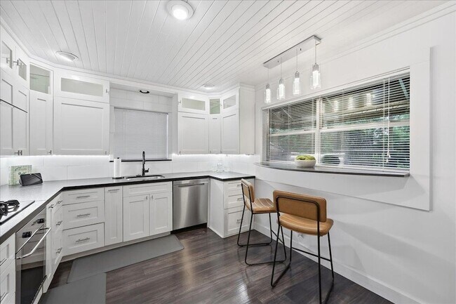 Building Photo - 2263 Briarcliff Dr