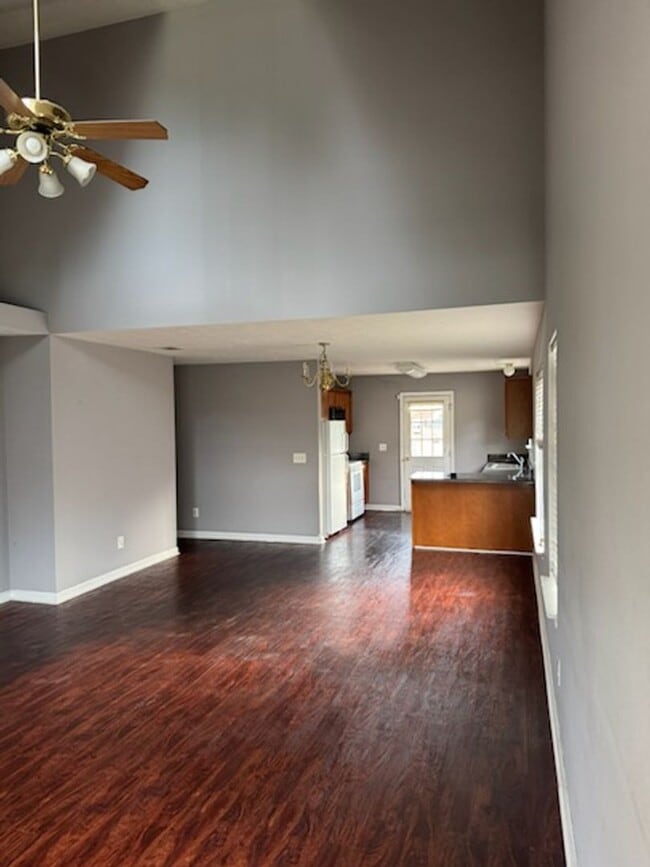 Building Photo - Charming 3-Bedroom Home in the Heart of La...