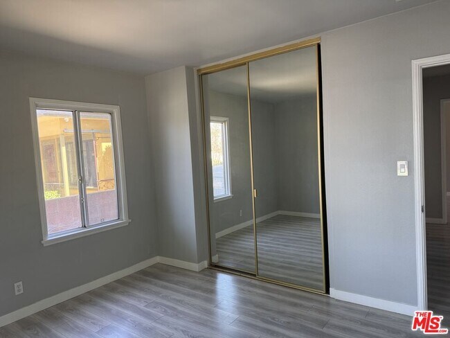 Building Photo - 6556 Forbes Ave