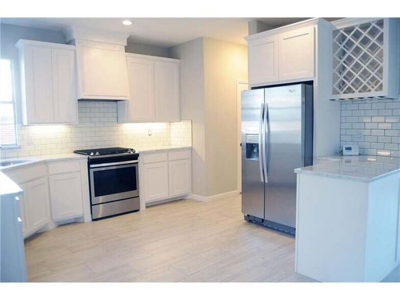 Building Photo - 923 Felicia Ln