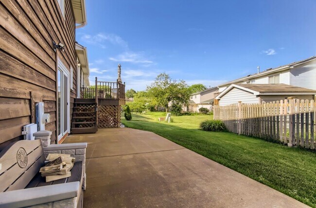 Building Photo - 4490 Cove Ln