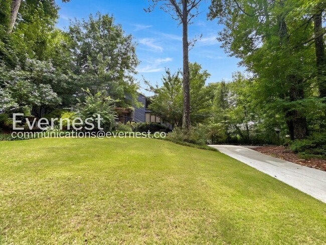 Building Photo - Beautiful 4 Bed/3 Bath Home with 3 Car Garage / Available Now!