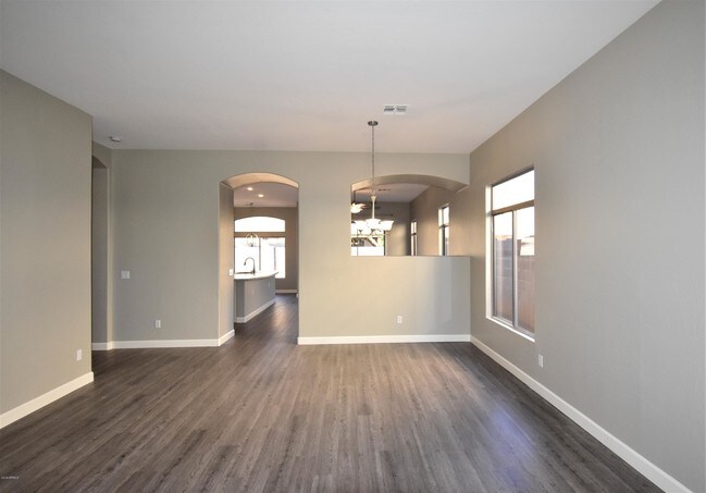 Building Photo - 9430 W Elm St