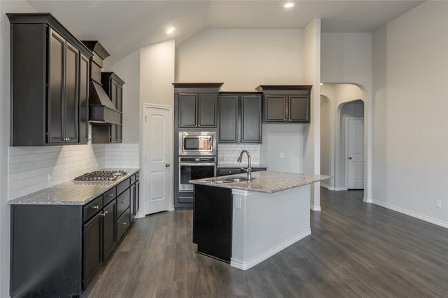 Building Photo - 1017 Lake Cypress Ln