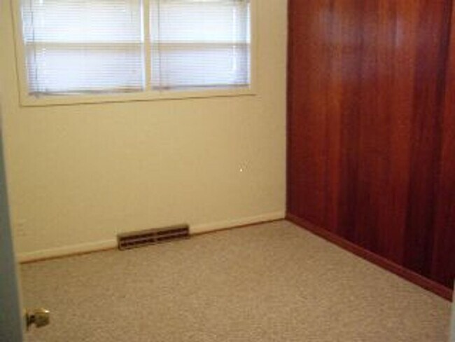 Building Photo - One Story Ranch on Sandusky Drive