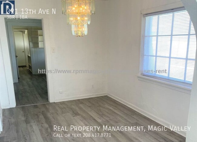 Building Photo - 321 13th Ave N
