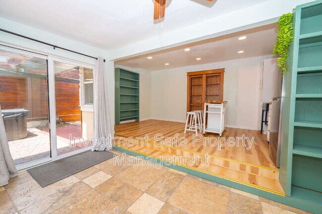 Building Photo - 4982 Baltimore Dr