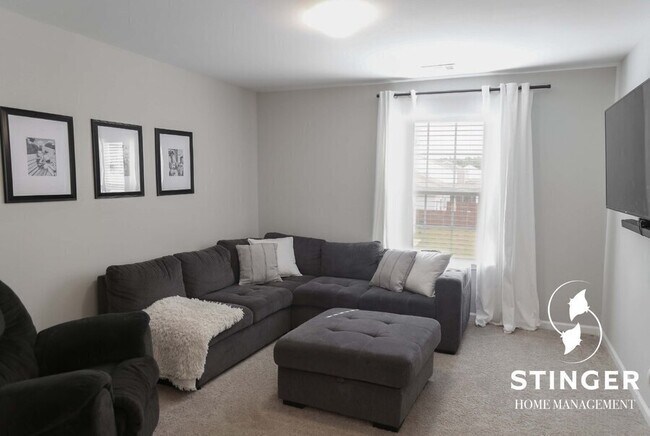 Building Photo - 24 Chauga St