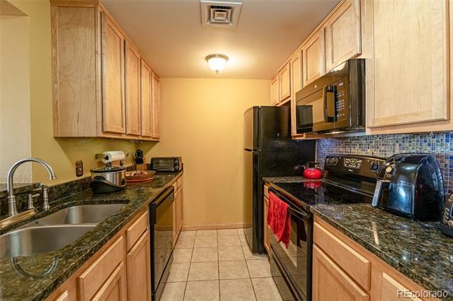 Building Photo - 800 N Pearl St