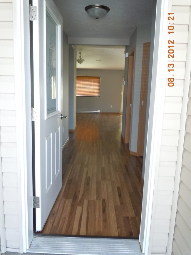 Building Photo - 1411 35th Ave SE