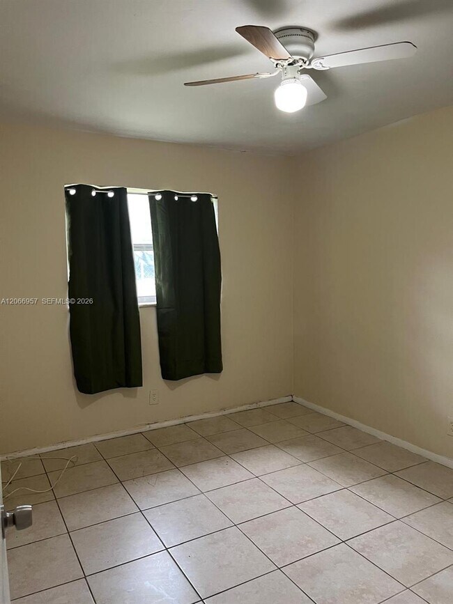 Building Photo - 7721 SW 10th Ct