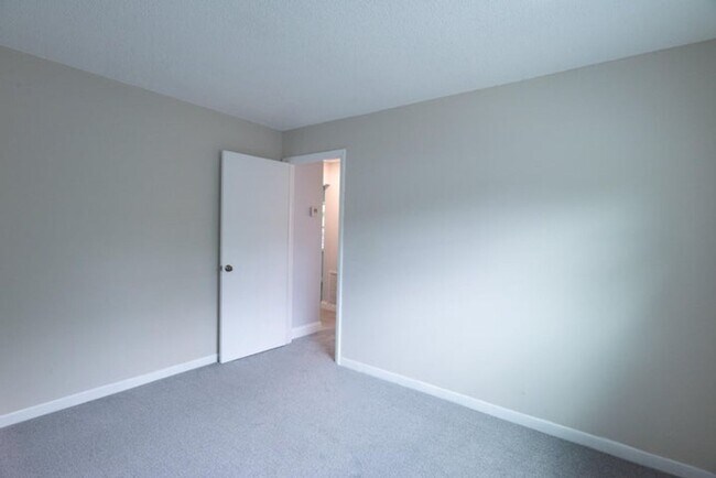 Building Photo - 308 Park Ave