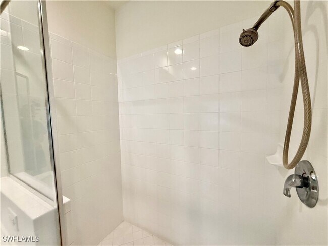 Building Photo - 1335 Sweetwater Cove