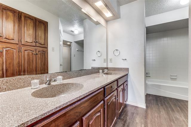 Building Photo - 13235 Fall Manor Dr
