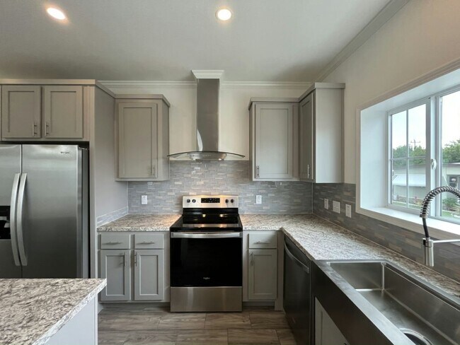 Building Photo - 246 Caviller Ct