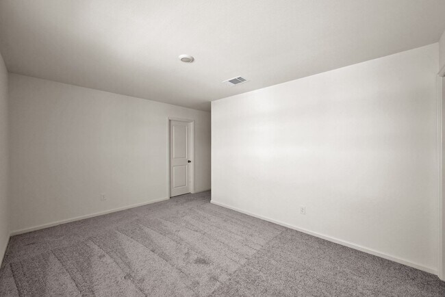 Building Photo - For Lease | 5 Bed, 4 Bath | 2,784 Sq Ft | Chapel Run Community |