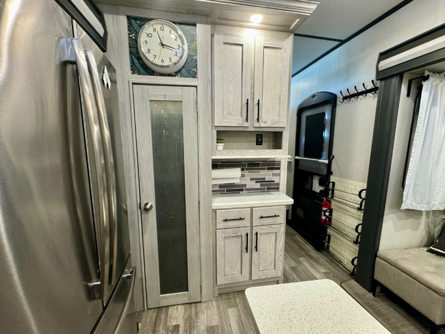 Building Photo - 1716 Sunbeam Lake Dr