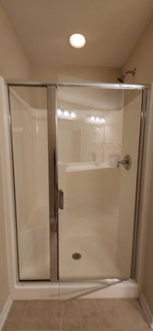 Building Photo - 3 Bedroom - Cary Townhome in Central Location!!! Close to 540 and Research Triangle Park!