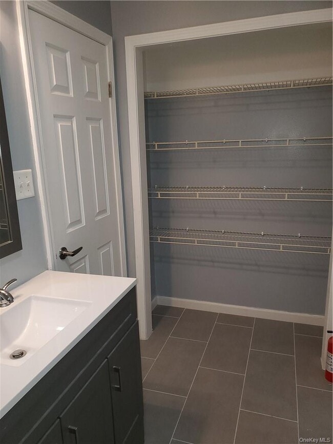 Building Photo - 7 White Plains Ave