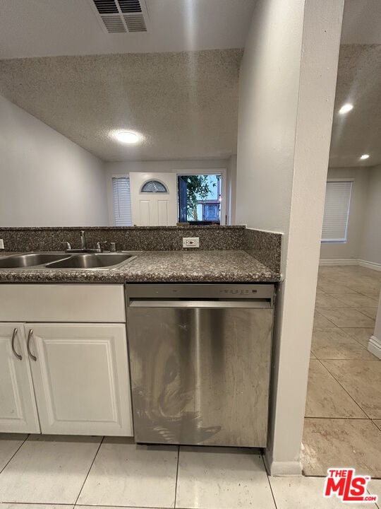 Building Photo - 14501 Tupper St