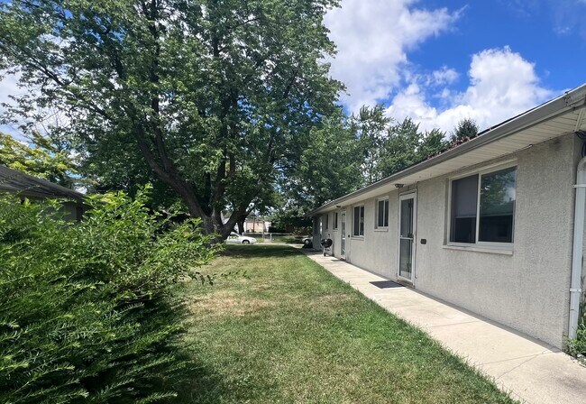 Building Photo - 1965 Vaughn St