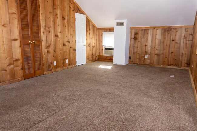 Bedroom - 212 Jefferson St
