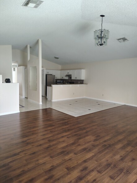 Building Photo - 1074 Universal Rest Pl