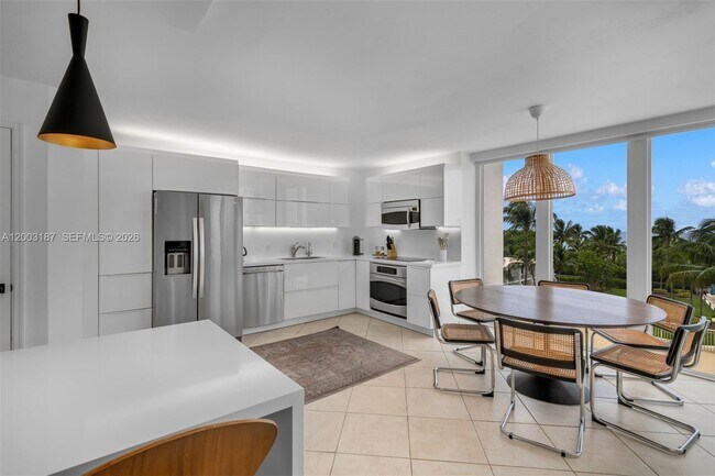 Building Photo - 881 Ocean Dr
