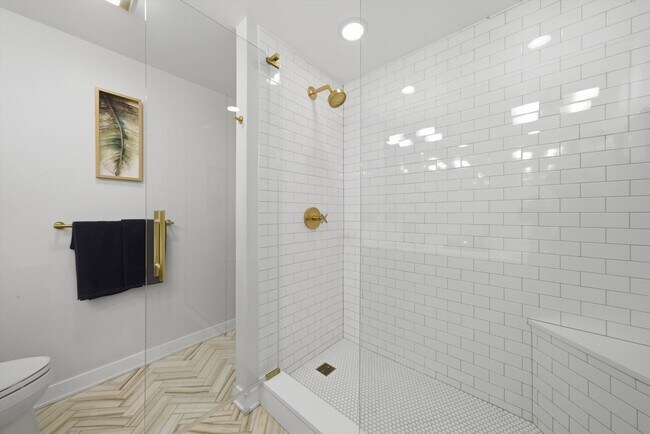 Building Photo - 520 W Huron St