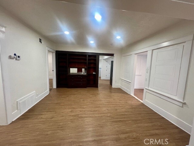 Building Photo - 580 W 21st St